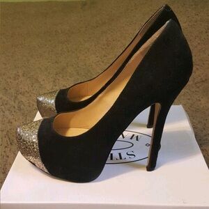 Steve Madden Black and Gold Glitter Heels
